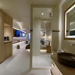 Bed & Breakfast Divelia East 4*