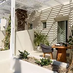 Divelia East Bed & Breakfast