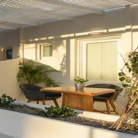 Divelia East Imerovigli (Santorini)