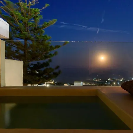 Divelia East Bed & Breakfast 4*