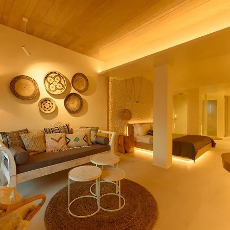 Bed & Breakfast Divelia East 4*