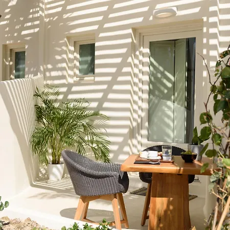 Divelia East Imerovigli (Santorini)