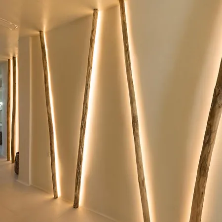 Divelia East Bed & Breakfast 4*