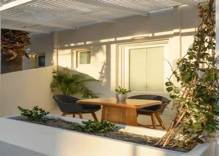 Divelia East Имеровигли