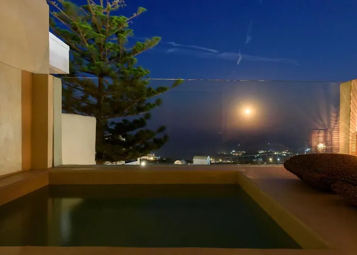 Divelia East Bed & Breakfast 4*