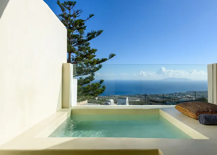 Divelia East Bed & Breakfast 4*