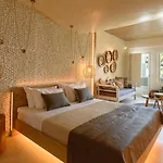 Bed & Breakfast Divelia East 4*