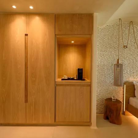 Divelia East Couette-café 4*