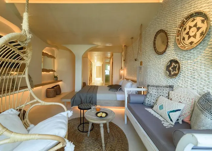 Divelia East Couette-café 4*