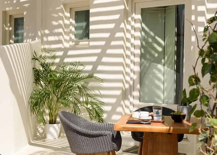 Divelia East Imerovigli