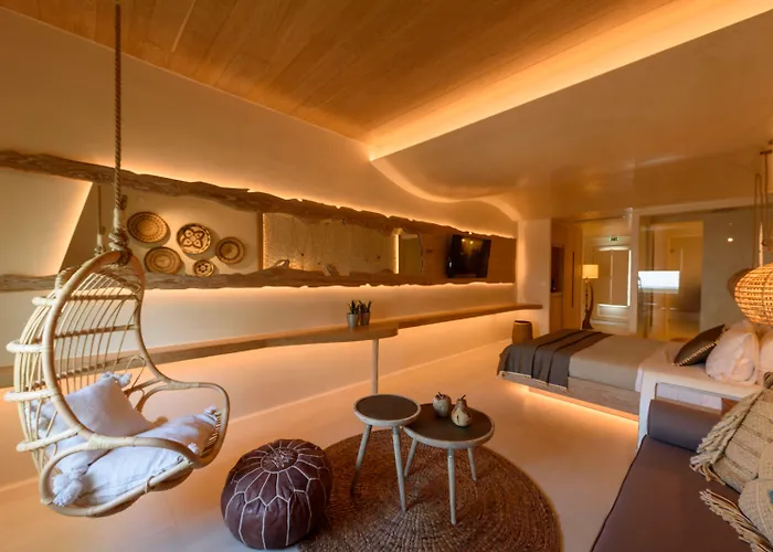 Divelia East Bed & Breakfast 4*